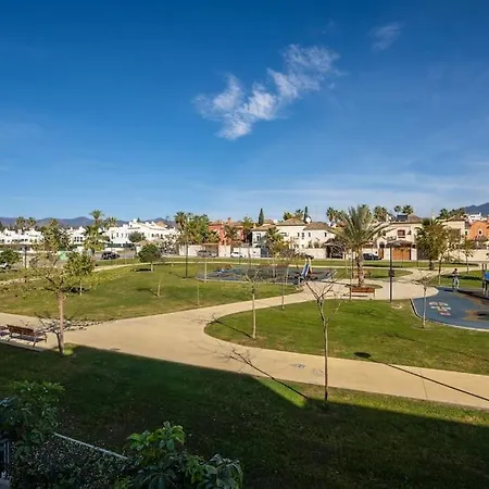 Close To Amenities 3 Bed/2 Bath In With Pool View!