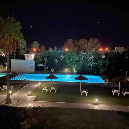 Close To Amenities 3 Bed/2 Bath In With Pool View! Appartement Estepona