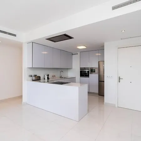 Close To Amenities 3 Bed/2 Bath In With Pool View! *